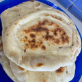 El cooksnap de nieves cuando hizo Cheese Naan 🇮🇳 🧀 🫓 Pan indio Naan con queso.