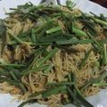 รูป Cooksnap ของ Pimchanok Nick เมื่อเขาทำ หมี่ซั่วผัดต้นกระเทียม