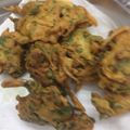 feast by sadia's cooksnap of when they made Crispy Aloo, Palak aur Pyaaz ke pakoray.