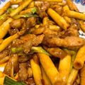 an hsin yun 的 豆瓣肉絲炒劍筍 cooksnap