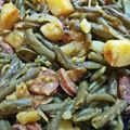 Cooksnap από 'Αντζελα Βασιλειάδου στη συνταγή Φασολάκια με λουκάνικα και μελωμένες πατάτες με σάλτσα βαλσάμικο στο φούρνο