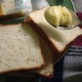 Sudha Kapoor का कुकस्नैप जब उन्होंने बटर ब्रेड (butter bread recipe in Hindi) बनाया था।