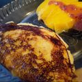 El cooksnap de Natalie camargo cuando hizo ✨Omelette de plátano maduro relleno de jamón serrano, queso y salsa pesto con manzana y frambuesas✨.