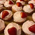 🌈NinjaMommaKitchen🌈's cooksnap of when they made Strawberry Lemonade Cupcakes.