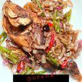 Cooksnap Sesimple Loralin semasa beliau membuat Ikan Jeruk Kicap.