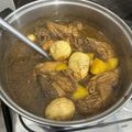 Cooksnap dari Meiliwati Adelaidesta untuk resep Semur Ayam Kentang Telur Puyuh Kecap Manis