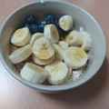 El cooksnap de Eduardo abella blanco cuando hizo Bol de avena, frutos secos, fruta, miel y yogurt cremoso.