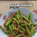 Cooksnap Hani Shaimi semasa beliau membuat Kacang Panjang & Bilis Goreng.