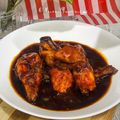 Cooksnap Ain Mohd Kitchen semasa beliau membuat Ayam Masak Kicap.