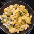 El cooksnap de Leticia García cuando hizo Ñoquis al curry con brócoli y pollo.