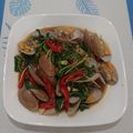 潘俊霖的(簡單料理) 的 九層塔炒海瓜子 cooksnap