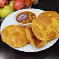 Aruna Thapar's cooksnap of when they made Zero Oil / Ghee Chana Masala with Puri.