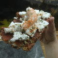El cooksnap de Maurice Colmener cuando hizo Tosta con queso feta y langostinos.