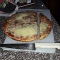 El cooksnap de Adriana Sosa😀😙🙄 cuando hizo Pizza con longaniza y mozzarella.