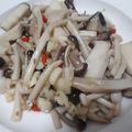 รูป Cooksnap ของ Jingjo Jingkaroo เมื่อเขาทำ เห็ดออรินจิคั่วพริกเกลือ (เจ)# กินผักรักสุขภาพ 3