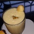  Chef Richa pathak. का कुकस्नैप जब उन्होंने बनाना ड्राई फ्रूट्स मिल्कशेक (Banana dry fruits milk shake recipe in Hindi) बनाया था।