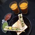 Dipika Bhalla का कुकस्नैप जब उन्होंने चिली चीजी कॉर्न सैंडविच (Chilli cheesy corn sandwich recipe in hindi) बनाया था।