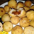 Cooksnap dari Padang Wahidatul Aisyiyah untuk resep Jemblem Singkong Parut isi Gula Merah dan Coklat