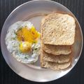 Abhilasha Akhouri का कुकस्नैप जब उन्होंने एग हाफ फ्राई विथ ब्राउन ब्रेड (Egg half fry with brown bread recipe in hindi) बनाया था।