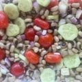 Cooksnap από Bepoinaki στη συνταγή Σαλάτα με μαυρομάτικα φασόλια με λίγες θερμίδες. 😋