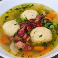 Mónika Gyurászné Cooksnap-ja, amikor elkészítette a(z) Baconos zöldborsóleves majoránnás túrógombóccal 👌 receptet.
