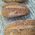 El cooksnap de Lucía Luciae cuando hizo Pan integral de trigo y centeno con semillas de amapola.