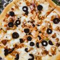 Nazia Qureshi's cooksnap of when they made Spicy chicken pizza.