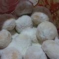 Cooksnap dari Dewi Ratna Sari untuk resep Snowball aka bola salju aka putri salju (lebih kerasa susu vanil