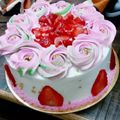 Madhu Jain का कुकस्नैप जब उन्होंने स्ट्रॉबेरी केक (Strawberry Cake recipe in hindi) बनाया था।