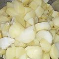 Hemani Mehta का कुकस्नैप जब उन्होंने चटपटे सूखे आलू (chatpat sukhe aloo recipe in Hindi) बनाया था।