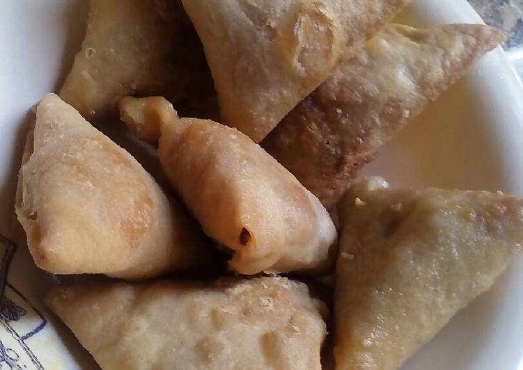 Step-by-Step Guide to Make Award-winning Yummy Samosa | Simple Recipe For Collage Students