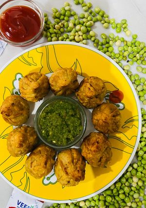 કચોરી (kachori Recipe in gujarati) રેસીપી મુખ્ય ફોટો