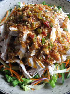 A picture of Chicken Salad With Spicy Sauce.