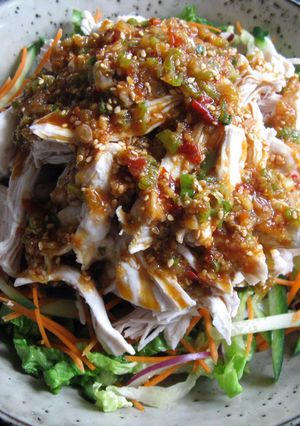 A picture of Chicken Salad With Spicy Sauce.