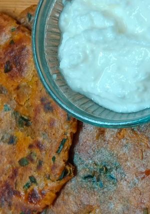 મસાલા ભાખરી (Masala Bhakhri Recipe In Gujarati) રેસીપી મુખ્ય ફોટો