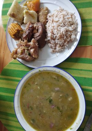Una foto de Sopa de pata de RES