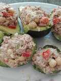 Aguacates rellenos de atún de lata😋