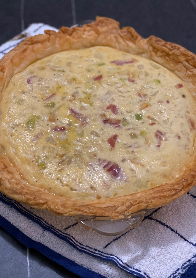 Una foto de Quiche jamón, bacon y queso