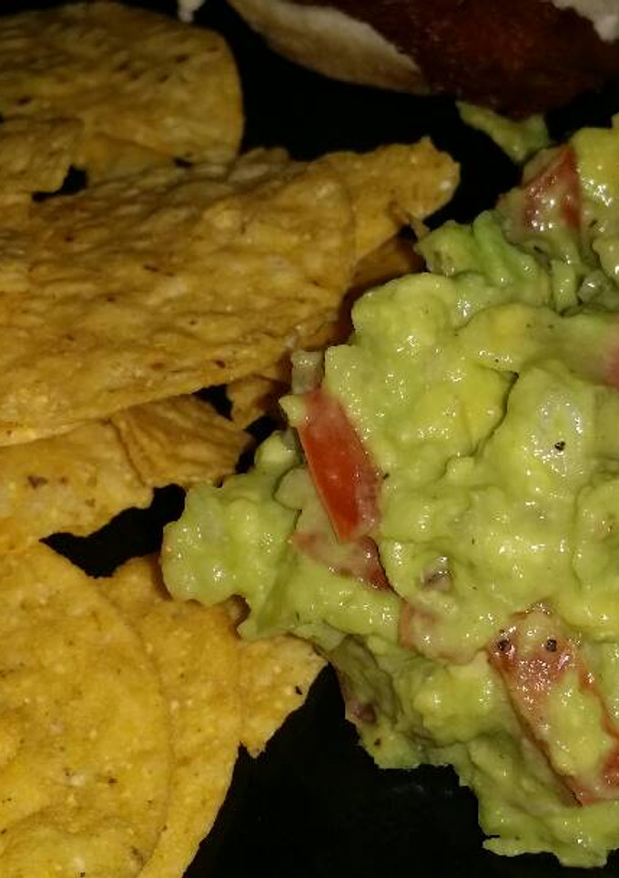 A picture of Basic guacamole. Fast and easy.
