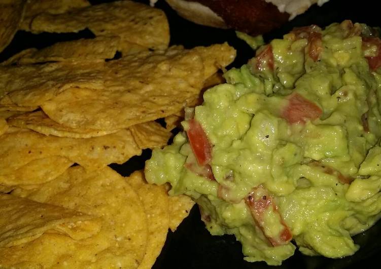 Easiest Way to Make Super Quick Homemade Basic guacamole. Fast and easy