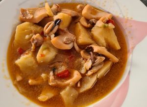 Una foto de 64. Guiso de chocos con patatas
