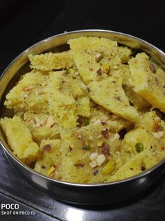 કોપરા પાક(Kopra pak recipe in Gujarati) રેસીપી મુખ્ય ફોટો