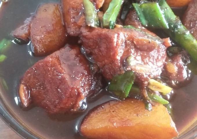 Semur daging kentang