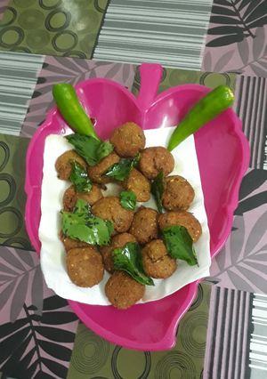 A picture of Fish vada.