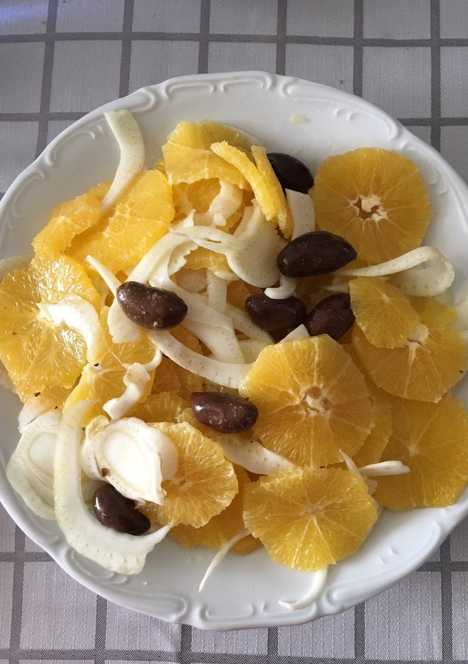 Una foto de Ensalada de naranja, hinojo y cebolla
