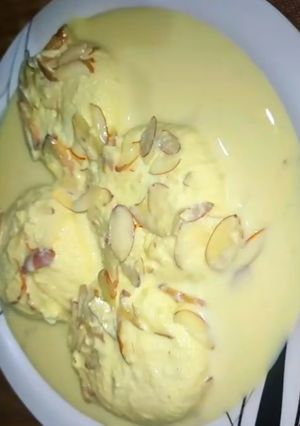 A picture of Rasmalai.