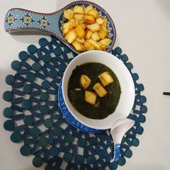A picture of Palak paneer.