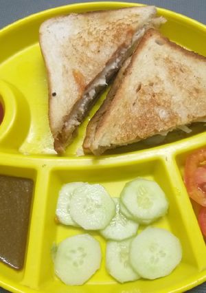 क्रिस्पी वेजिटेबल सैंडविच (crispy vegetable sandwich recipe in Hindi) रेसिपी मुख्य फोटो