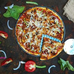A picture of Chicken Pizza.