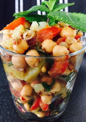 A picture of Simple chana chaat.